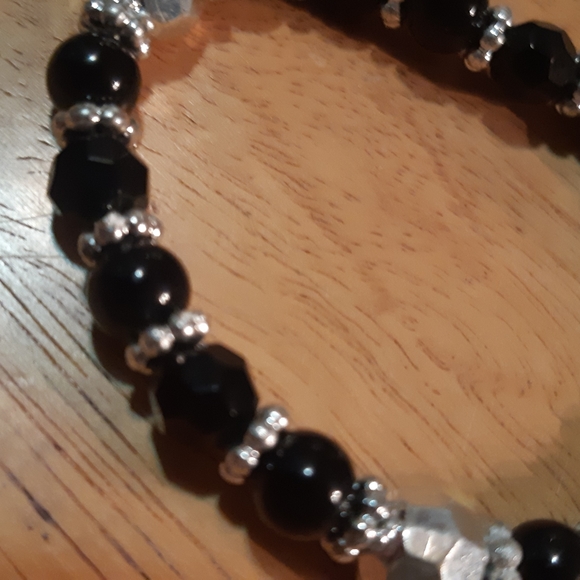 Jewlery Bracelet - Picture 3 of 3